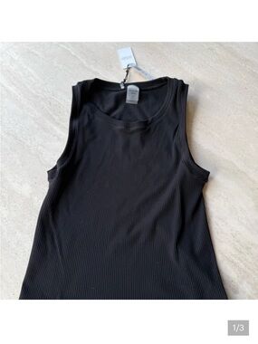 NWT Aritzia Black Ribbed Tank Top